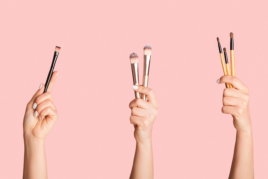 natural vs synthetic makeup brushes